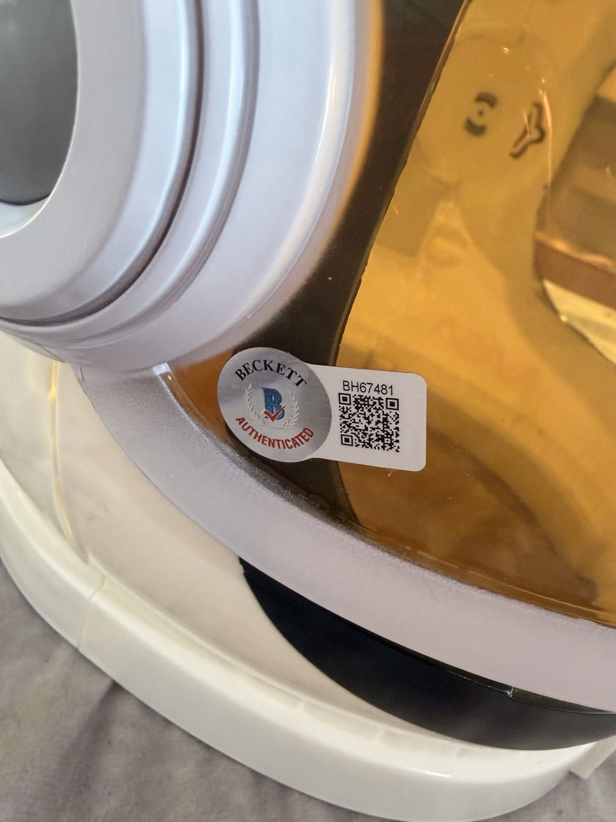 Eileen Collins — NASA MASK HELMET AUTOGRAPH NASA ASTRONAUT - Gauntlet Gallery
