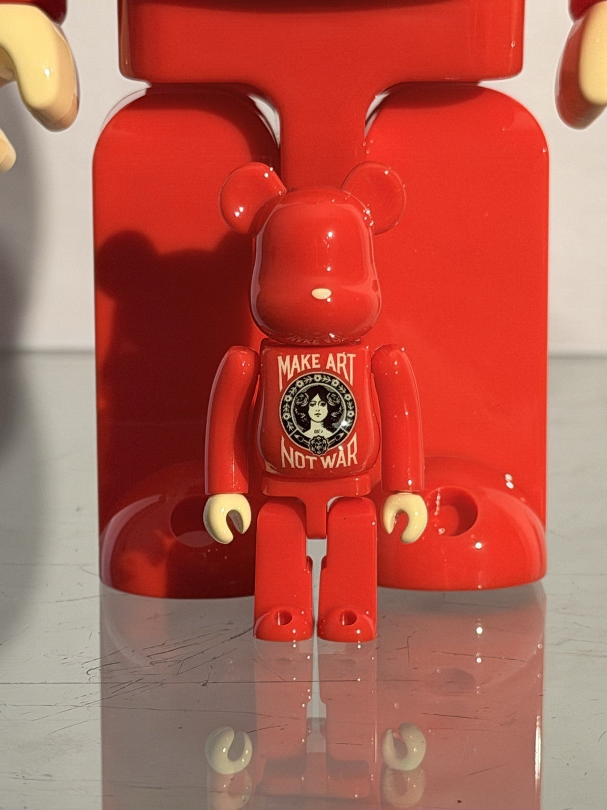 BE@RBRICK Shepard Fairey Make Art Not War 400% + 100% Set Red OBEY Medicom NIB