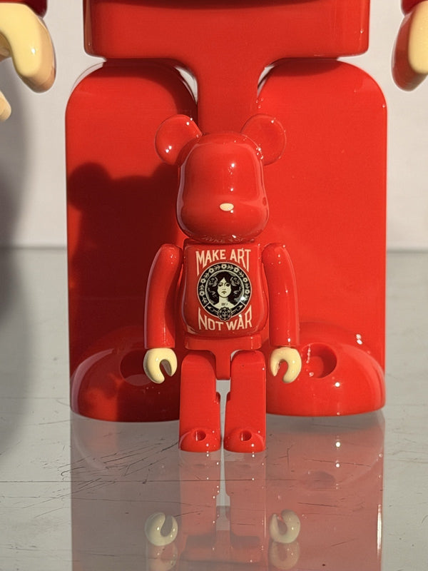 BE@RBRICK Shepard Fairey Make Art Not War 400% + 100% Set Red OBEY Medicom NIB